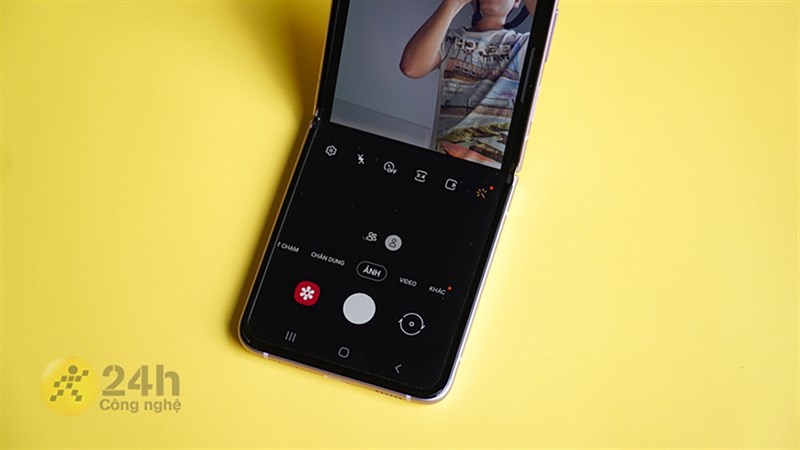 Ấn tượng đầu tiên Galaxy Z Flip4