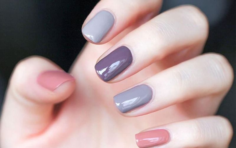 Mẫu nail hồng phối màu trầm