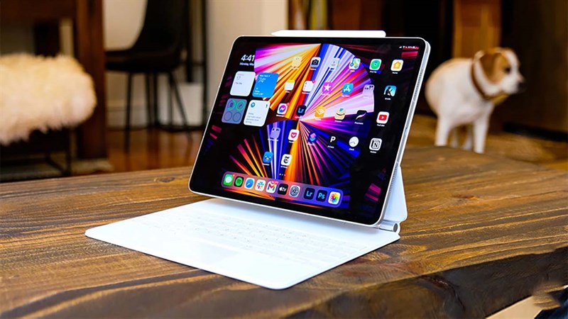 Chiếc máy tính bảng đắt tiền nhất đang bán tại TGDĐ có gì ngon, đang ưu đãi thế nào?