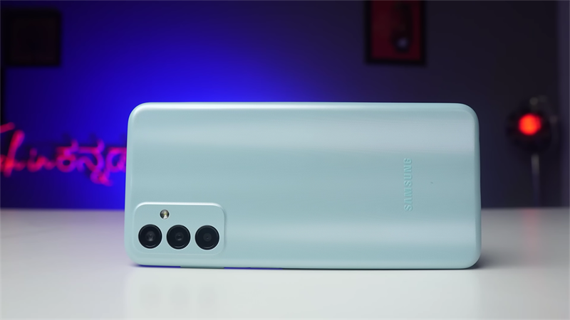 Trên tay Galaxy F13