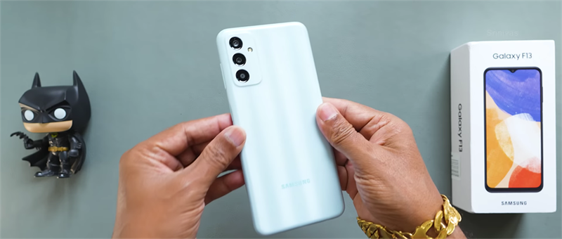 Trên tay Galaxy F13