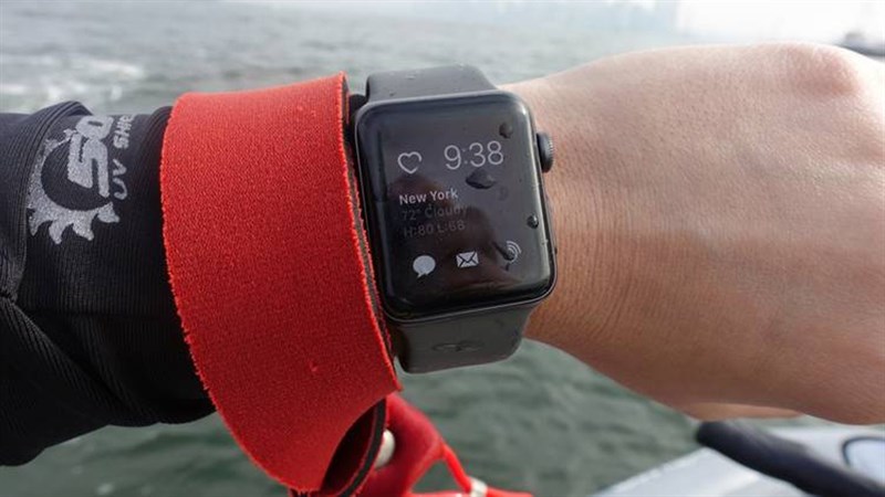 Apple Watch cứu mạng người chèo thuyền kayak ở Úc