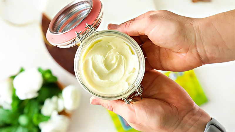 Should you make homemade body moisturizer?