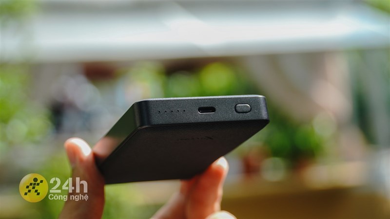 Trên tay sạc dự phòng Xmobile PowerLite P181P: Thiết kế gọn gàng, tính linh động cao và có sạc ngược không dây Trên tay sạc dự phòng Xmobile PowerLite P181P: Thiết kế gọn gàng, tính linh động cao và có sạc ngược không dây