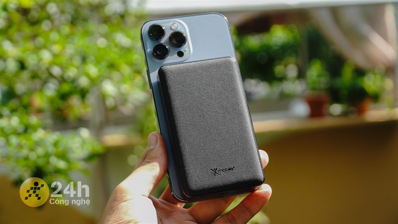 Trên tay sạc dự phòng Xmobile PowerLite P181P: Thiết kế gọn gàng, tính linh động cao và có sạc ngược không dây Trên tay sạc dự phòng Xmobile PowerLite P181P: Thiết kế gọn gàng, tính linh động cao và có sạc ngược không dây