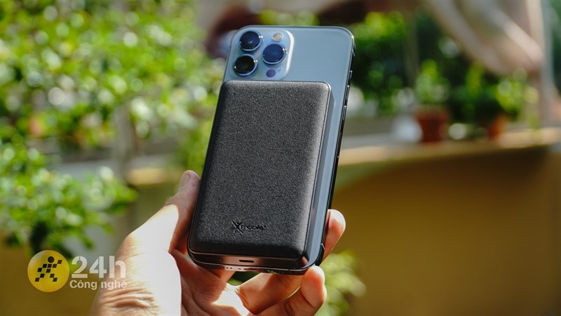 Trên tay sạc dự phòng Xmobile PowerLite P181P: Thiết kế gọn gàng, tính linh động cao và có sạc ngược không dây Trên tay sạc dự phòng Xmobile PowerLite P181P: Thiết kế gọn gàng, tính linh động cao và có sạc ngược không dây