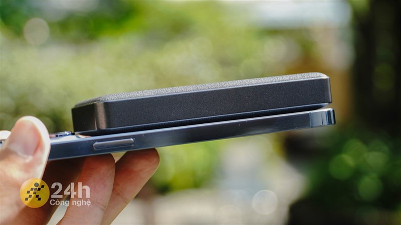 Trên tay sạc dự phòng Xmobile PowerLite P181P: Thiết kế gọn gàng, tính linh động cao và có sạc ngược không dây Trên tay sạc dự phòng Xmobile PowerLite P181P: Thiết kế gọn gàng, tính linh động cao và có sạc ngược không dây