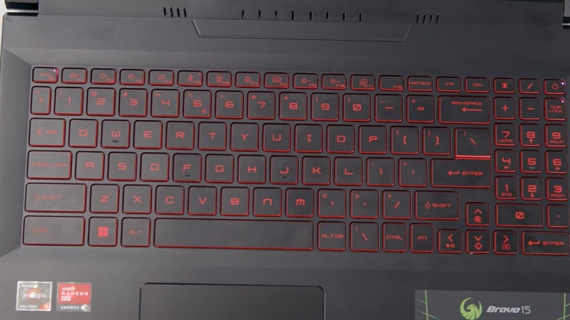 MSI Bravo 15 được trang bị bàn phím layout đầy đủ với đèn nền tiện lợi MSI Bravo 15 được trang bị bàn phím layout đầy đủ với đèn nền tiện lợi