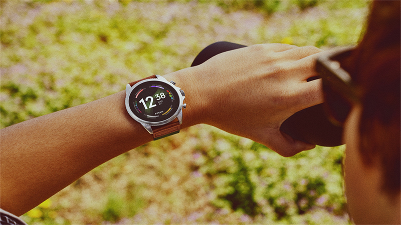 Trên tay Fossil Gen 6 Venture Edition