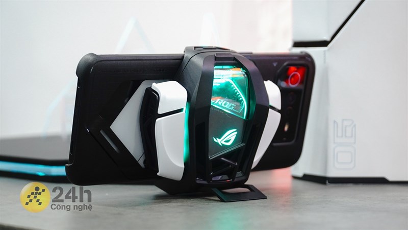 AeroActive Cooler 6 khi được kết nối với điện thoại