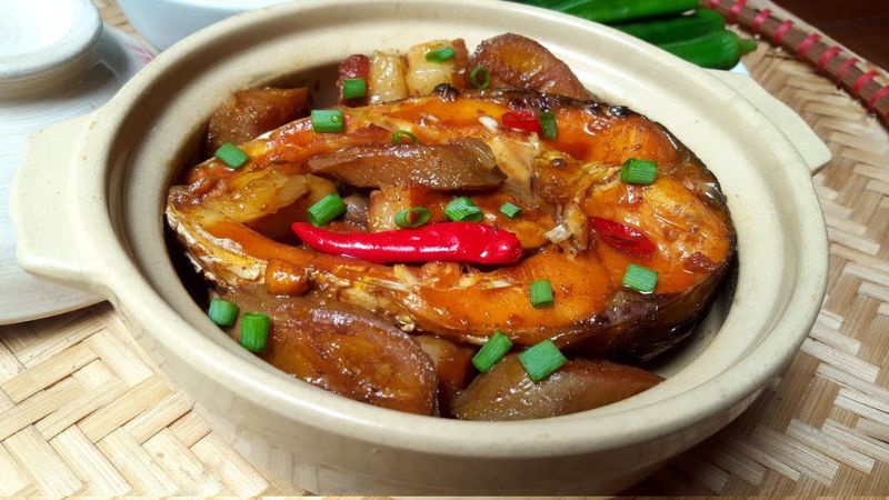 Cá kho chuối xanh