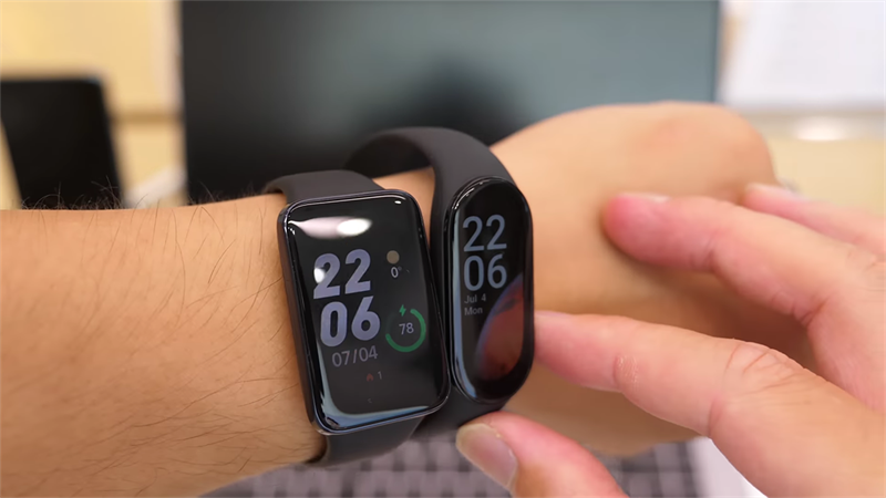 Trên tay Xiaomi Mi Band 7 Pro Trên tay Xiaomi Mi Band 7 Pro