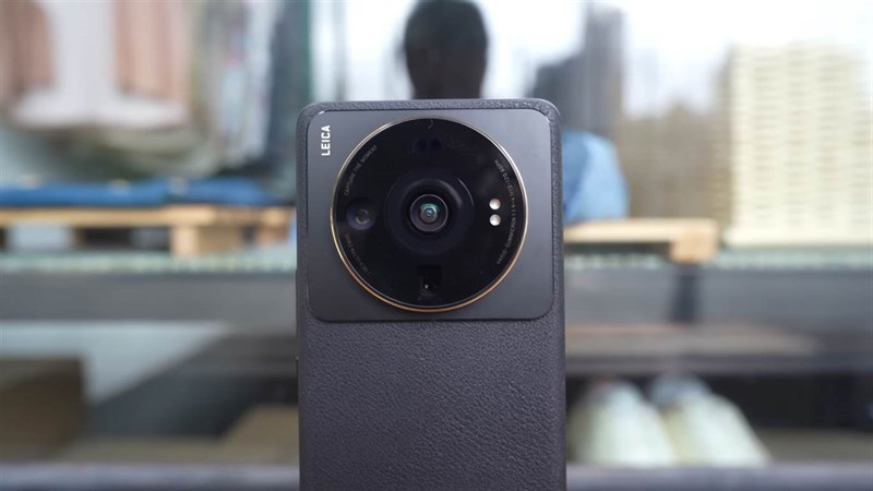 Trên tay Xiaomi 12S Ultra