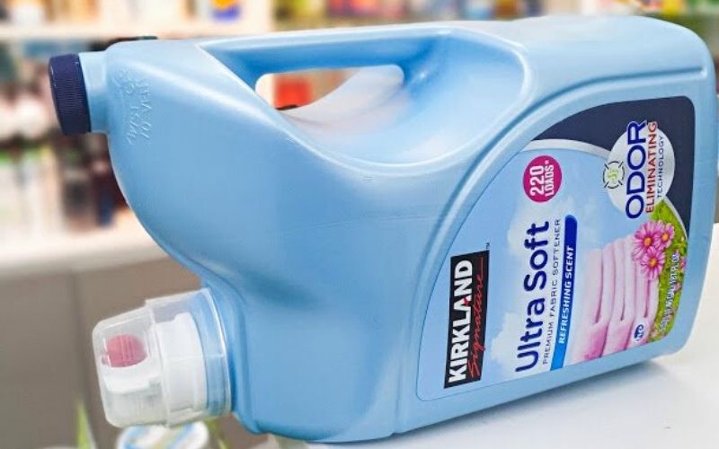 Nước xả vải Kirkland có thiết kế bao bì rất đặc biệt