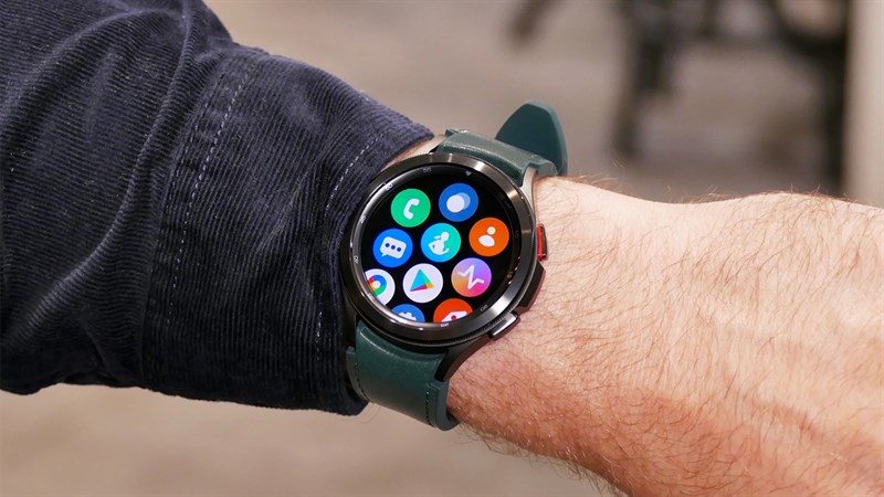 Galaxy Watch 4 giảm sốc đến 2 triệu, ưu đãi thêm 300K thanh toán qua VNPay
