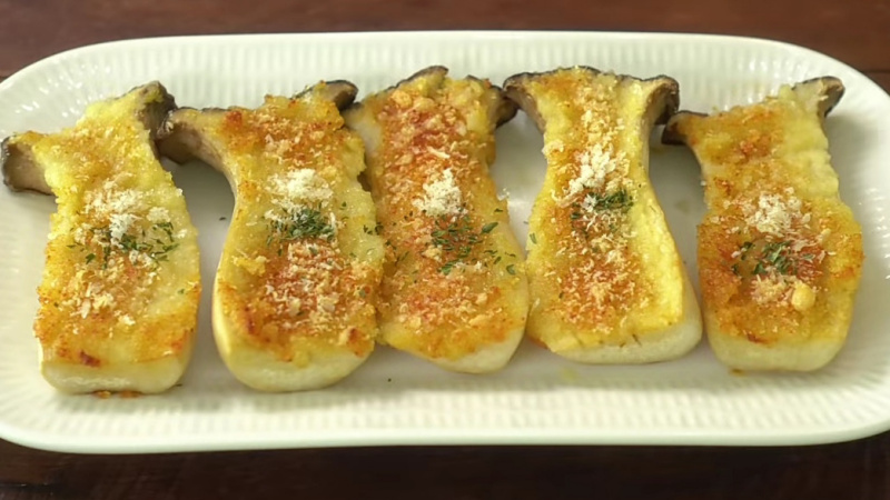 Learn how to make delicious, healthy garlic butter grilled chicken thighs