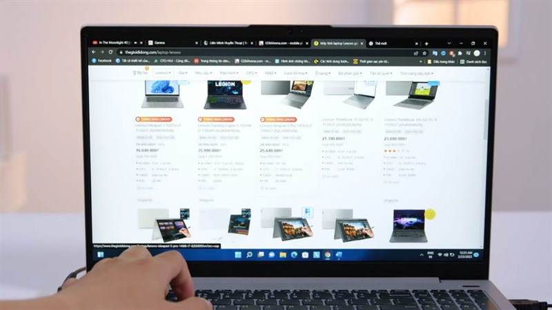 Bộ vi xử lý Intel Core i5 Tiger Lake 1135G7 cùng card đồ họa tích hợp Intel Iris Xe Graphics cho khả năng xử lý mượt mà các tác vụ văn phòng. Bộ vi xử lý Intel Core i5 Tiger Lake 1135G7 cùng card đồ họa tích hợp Intel Iris Xe Graphics cho khả năng xử lý mượt mà các tác vụ văn phòng.