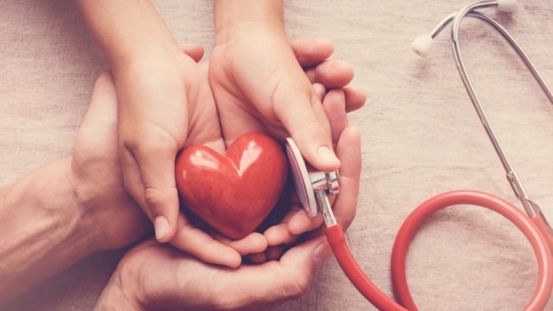 Hiện nay tăng huyết áp không chỉ xuất hiện ở người già mà tuổi thành niên hay trung niên cũng dễ có nguy mắc phải. Cao-huyet-ap-Nguyen-nhan-dau-hieu-va-cach-dieu-tri-va-phong-ngua