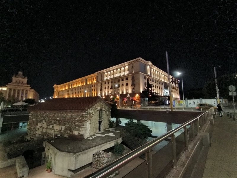 Ảnh chụp trong điều kiện thiếu sáng của POCO X4 GT bằng camera góc siêu rộng