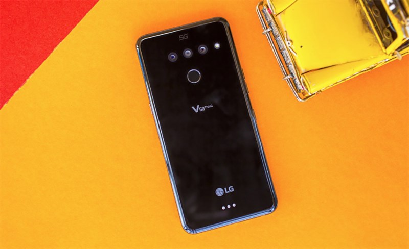Hình ảnh thực tế LG V50 với cụm camera phía sau
