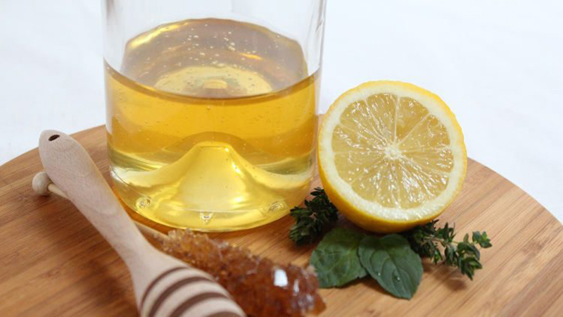 Nước chanh mật ong giúp loại bỏ các độc chất ra khỏi cơ thể, giúp bạn có một cơ thể khỏe mạnh