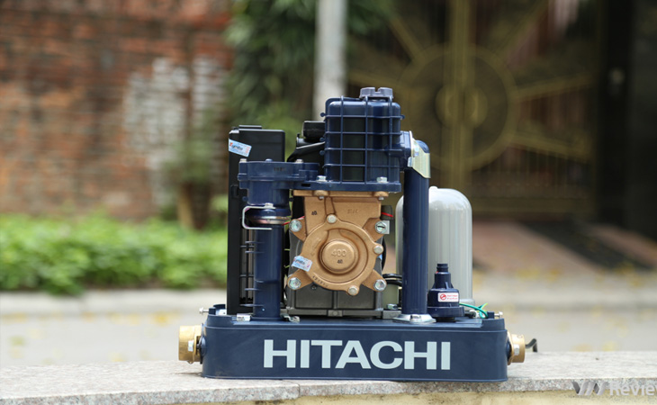 Máy bơm nước Hitachi