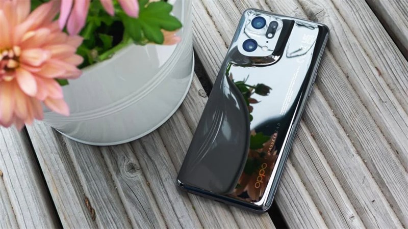Loạt smartphone kháng nước kháng bụi tốt, đang giảm giá ngon lành