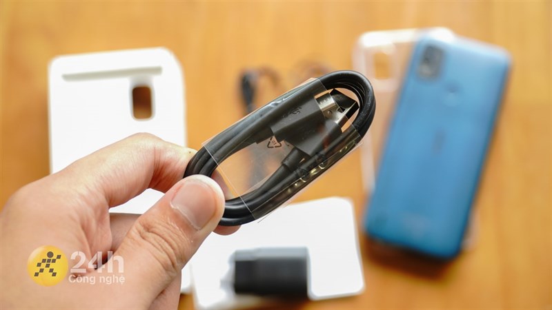 Trên tay Nokia C21 Plus