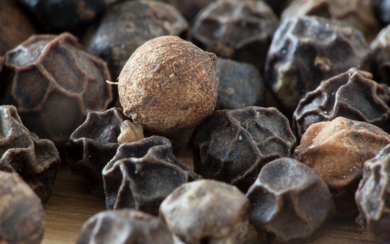 Giá tiêu thế giới