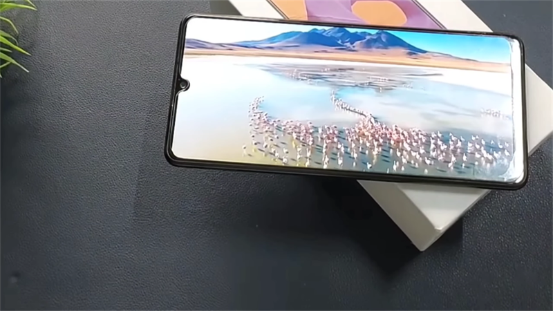 Trên tay Galaxy M13 Trên tay Galaxy M13