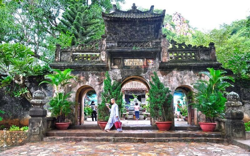 Chùa Tam Thai có lối kiến trúc cổ xưa đặc trưng của triều Nguyễn