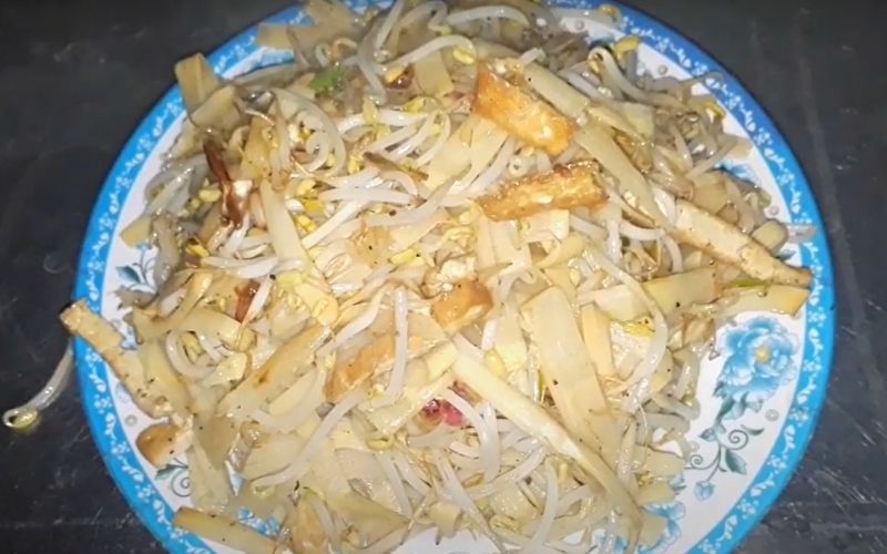How to make fried bamboo shoots with frugal prices, change the taste of the whole family