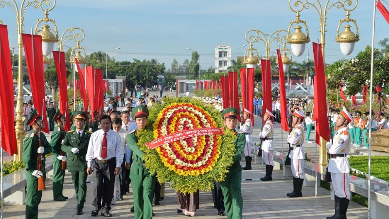 Cha tôi và Điện Biên - Nguyễn Huấn