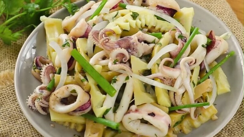 How to make fried bamboo shoots with squid is hard to resist, very delicious