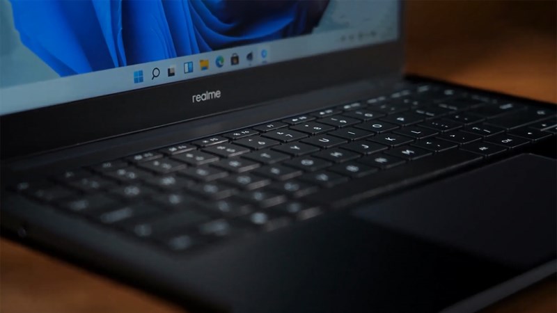 Realme Notebook Air được trang bị RAM 8 GB chuẩn LPDDR4 và ổ cứng lưu trữ 256 GB/512 GB