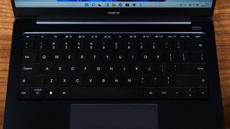 Realme Notebook Air sở hữu hệ thống bàn phim tenkeyless có đèn nền