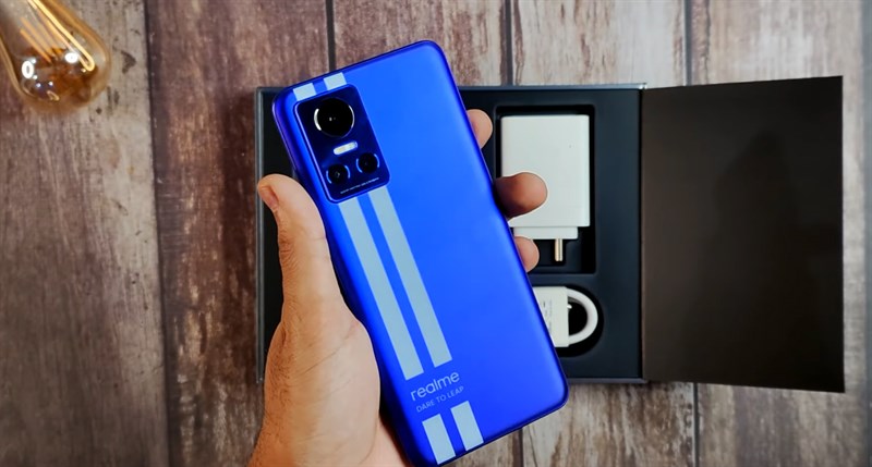 Trên tay Realme GT Neo 3 Thor Love And Thunder Edition: Mạnh như Thor!