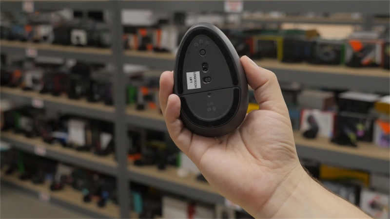 Trên tay chuột Logitech Lift: Thiết kế công thái học, pin dùng 2 năm và giá chỉ 1.64 triệu*