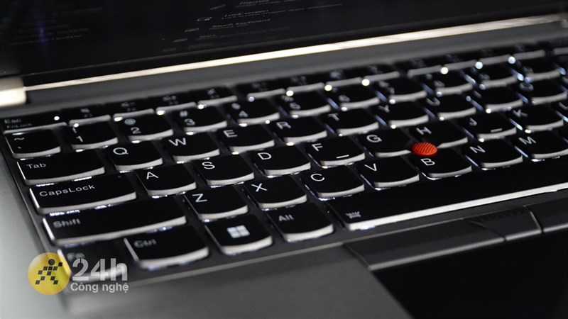 Bàn phím của ThinkPad P14s G2 vẫn có tích hợp đèn LED bên dưới. Bàn phím của ThinkPad P14s G2 vẫn có tích hợp đèn LED bên dưới.