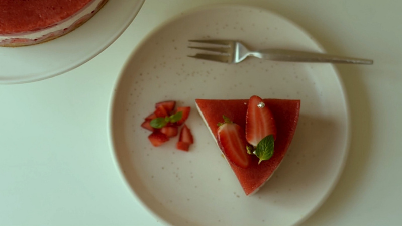 How to make beautiful strawberry cheesecake, hard to resist
