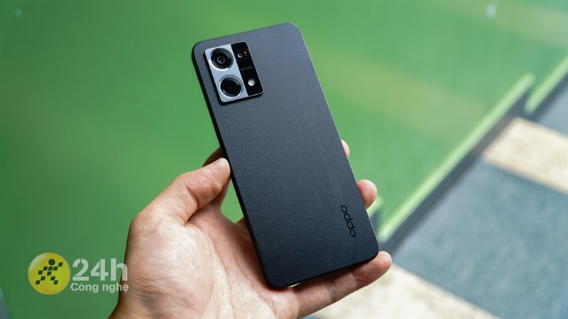 Chất liệu da sợi thủy tinh khiến máy trở nên nhẹ hơn rất nhiều. 