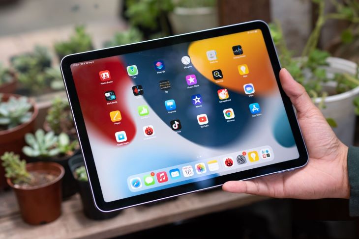 Có nên mua iPad Air 5? Đánh giá iPad Air 5 (2022) cực đáng trông đợi > Dung lượng pin đạt mức ổn