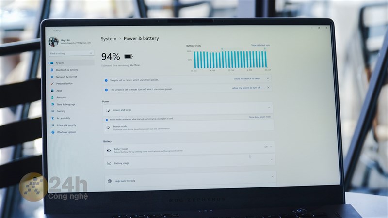 ROG Zephyrus G15 sở hữu viên pin 90 Wh cho thời lượng sử dụng tương đối ổn.