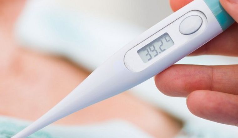 Bị sốt nên làm gì? 9 cách hạ sốt nhanh an toàn tại nhà