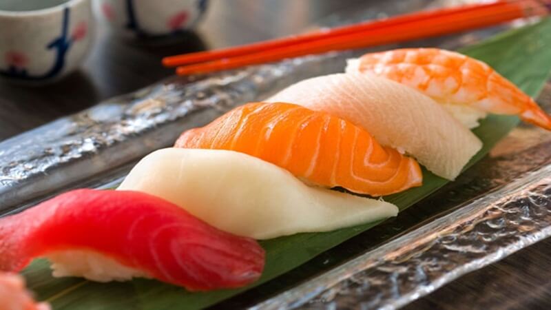 Nigiri là một trong những loại sushi được nhiều thực khách yêu mến