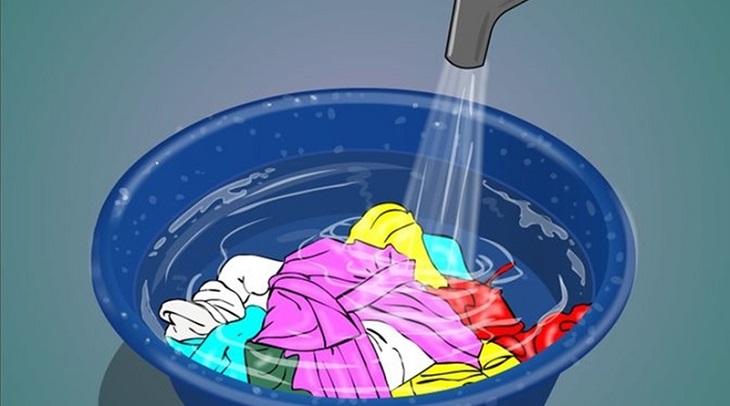Excessively dirty clothes should be soaked beforehand to remove the dirt and wash them clean and faster
