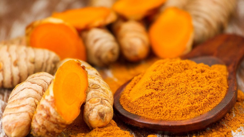 Dùng nghệ hoặc sản phẩm chứa curcumin sát khuẩn