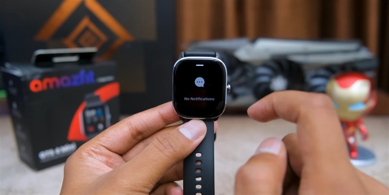 Giao diện vuốt từ dưới lên của Amazfit GTS 4 Mini