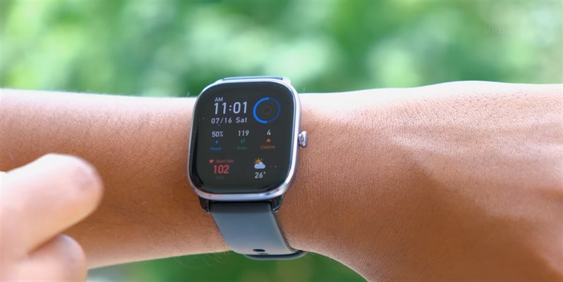 Màn hình Amazfit GTS 4 Mini sắc nét và có độ sáng cao giúp hiển thị tốt hơn khi ngoài trời nắng