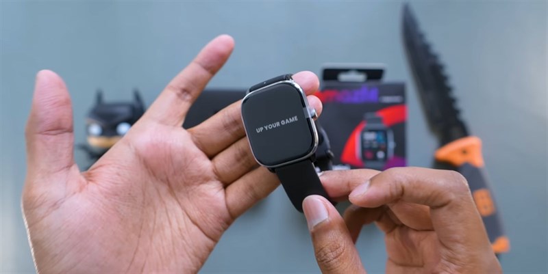 Amazfit GTS 4 Mini được reviewer dành một lời khen bởi rất đẹp và nhẹ